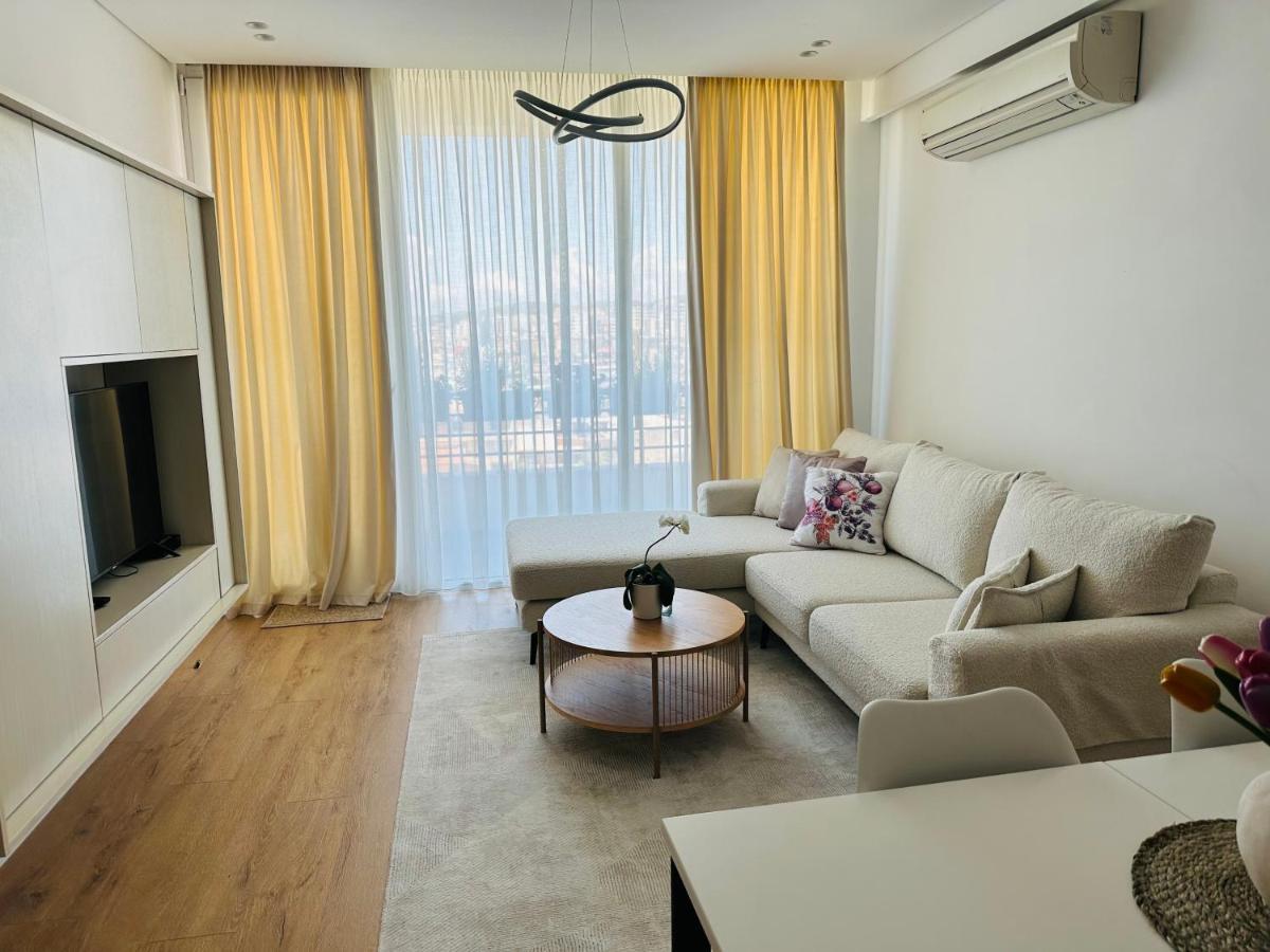 Vlorë Madalin Seaside Apartment מראה חיצוני תמונה