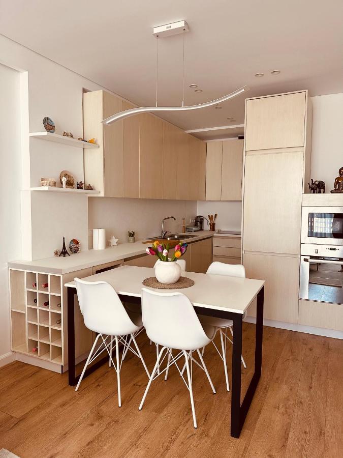 Vlorë Madalin Seaside Apartment מראה חיצוני תמונה