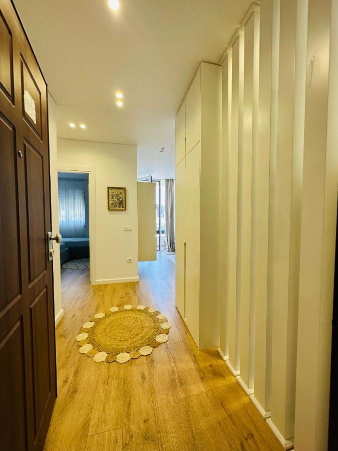 Vlorë Madalin Seaside Apartment מראה חיצוני תמונה