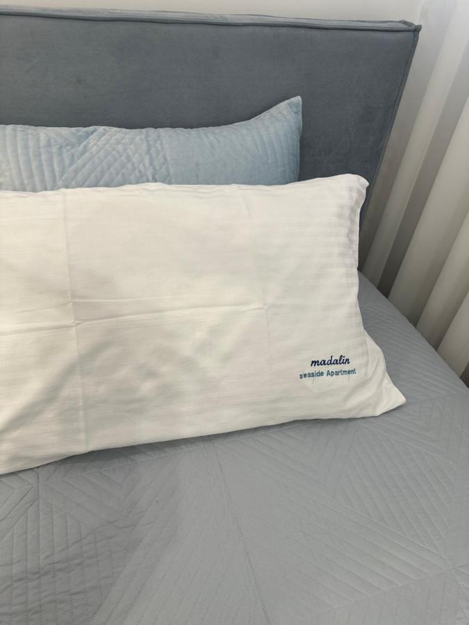 Vlorë Madalin Seaside Apartment מראה חיצוני תמונה