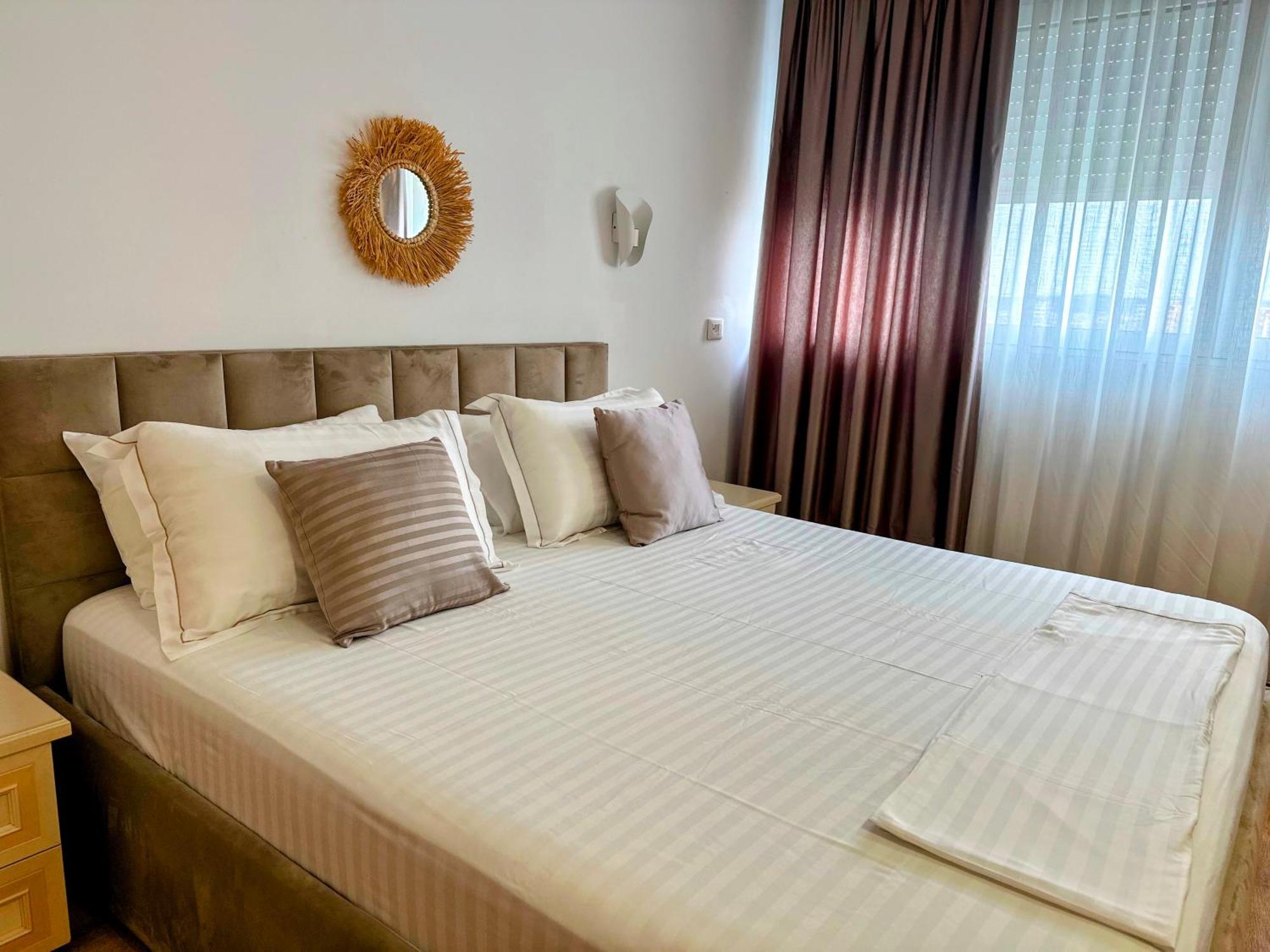 Vlorë Madalin Seaside Apartment מראה חיצוני תמונה